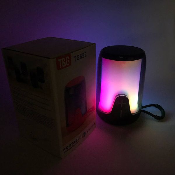 Портативная колонка TG652 5W с RGB подсветкой и ремешком, колонка с аккумулятором блютуз. Цвет: зеленый 460687 фото