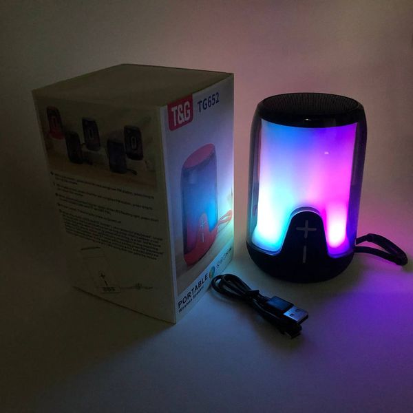 Портативная колонка TG652 5W с RGB подсветкой и ремешком, аккумуляторная колонка для музыки. Цвет: черный 460689 фото