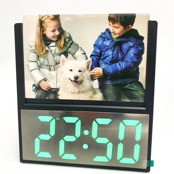 Электронные проводные настольные цифровые часы DS-6608 с фоторамкой, зелёная подсветка. Цвет: черный 315163 фото